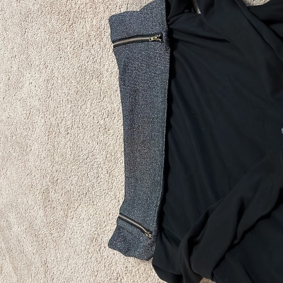 Women’s black long sleeve off the shoulder top size Large - Picture 3 of 4